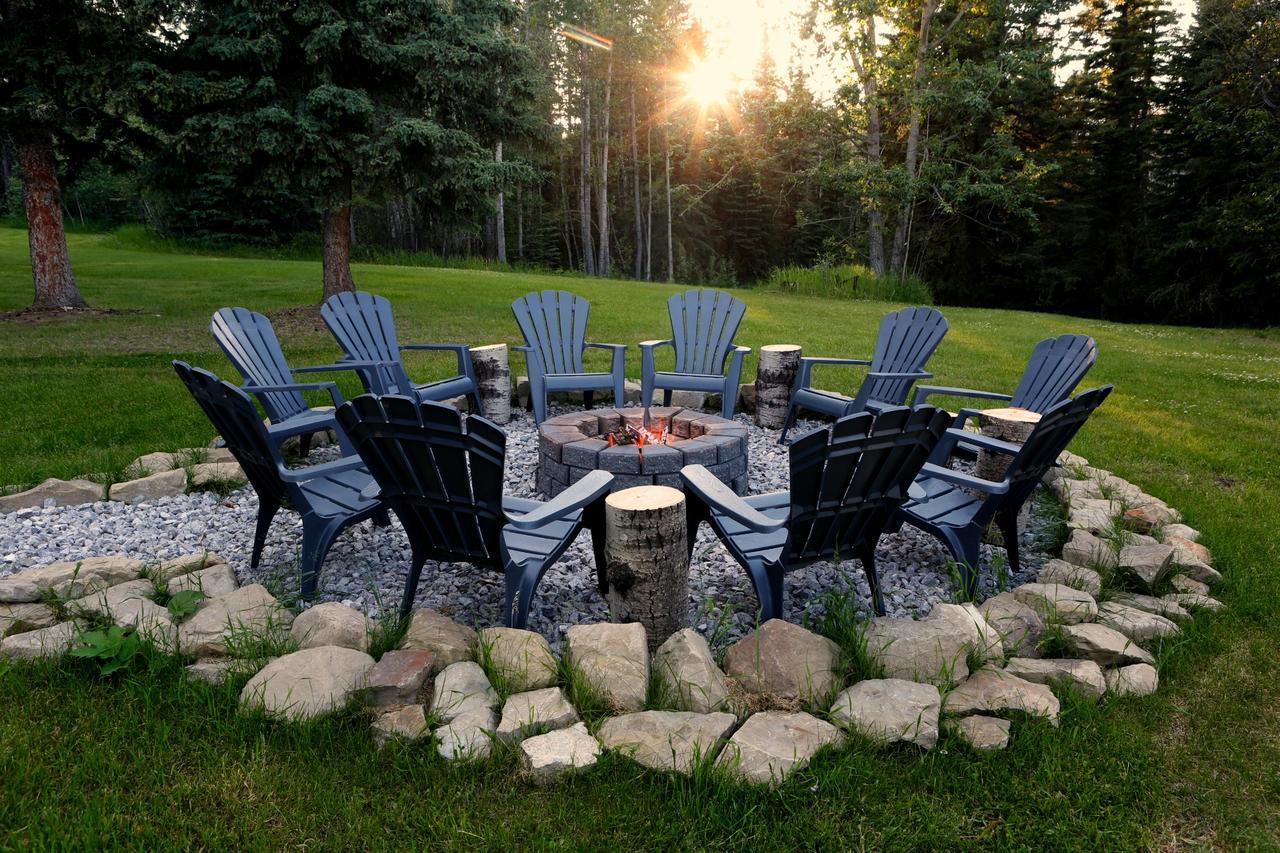 Bed and Breakfast Sleepy Creek Country Manor à Bragg Creek Extérieur photo